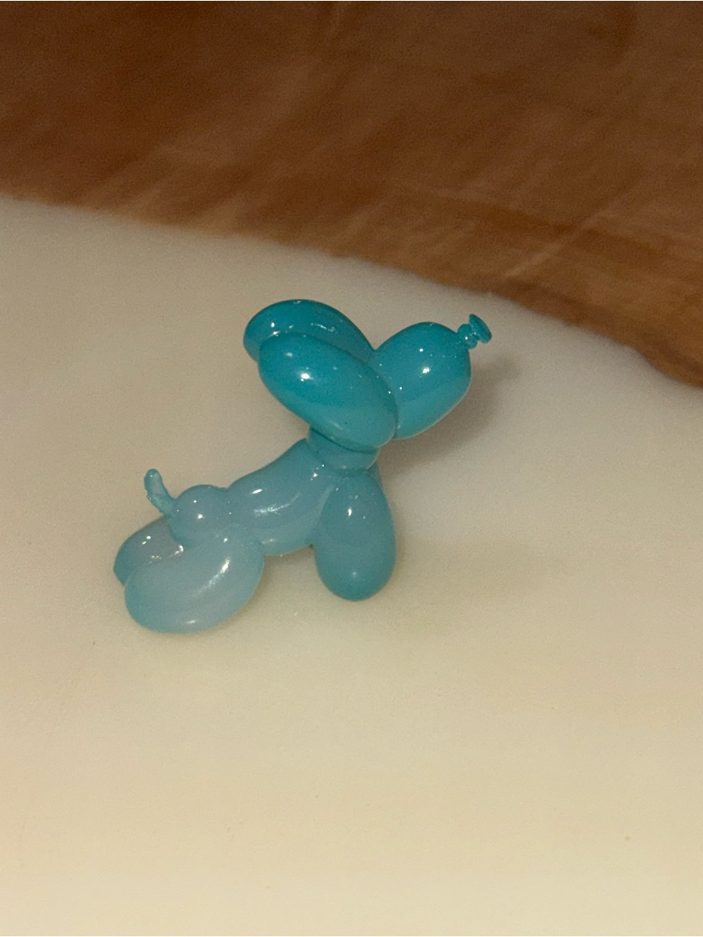 Happy Balloon Dog - Shallow Sea